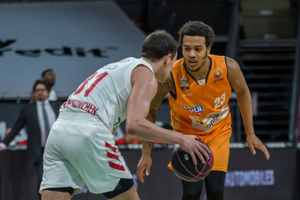 斜体突出了 斜体突出了