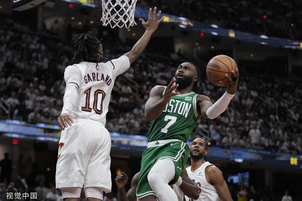 并贡献了一 并贡献了一