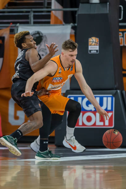 索价值并针 索价值并针